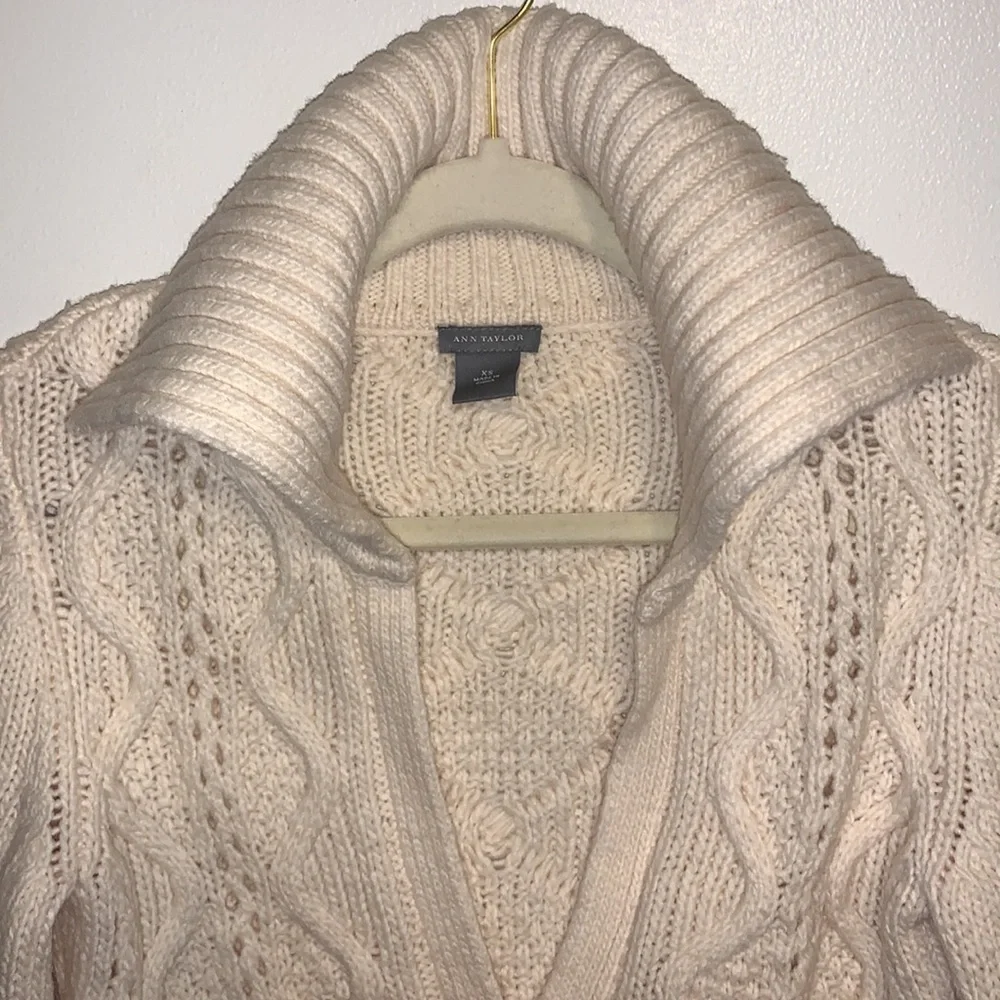 Ann Taylor merino wool 3 button oatmeal sweater cardigan